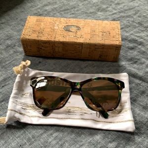 Women’s Costa Sarasota shades - Sunglasses